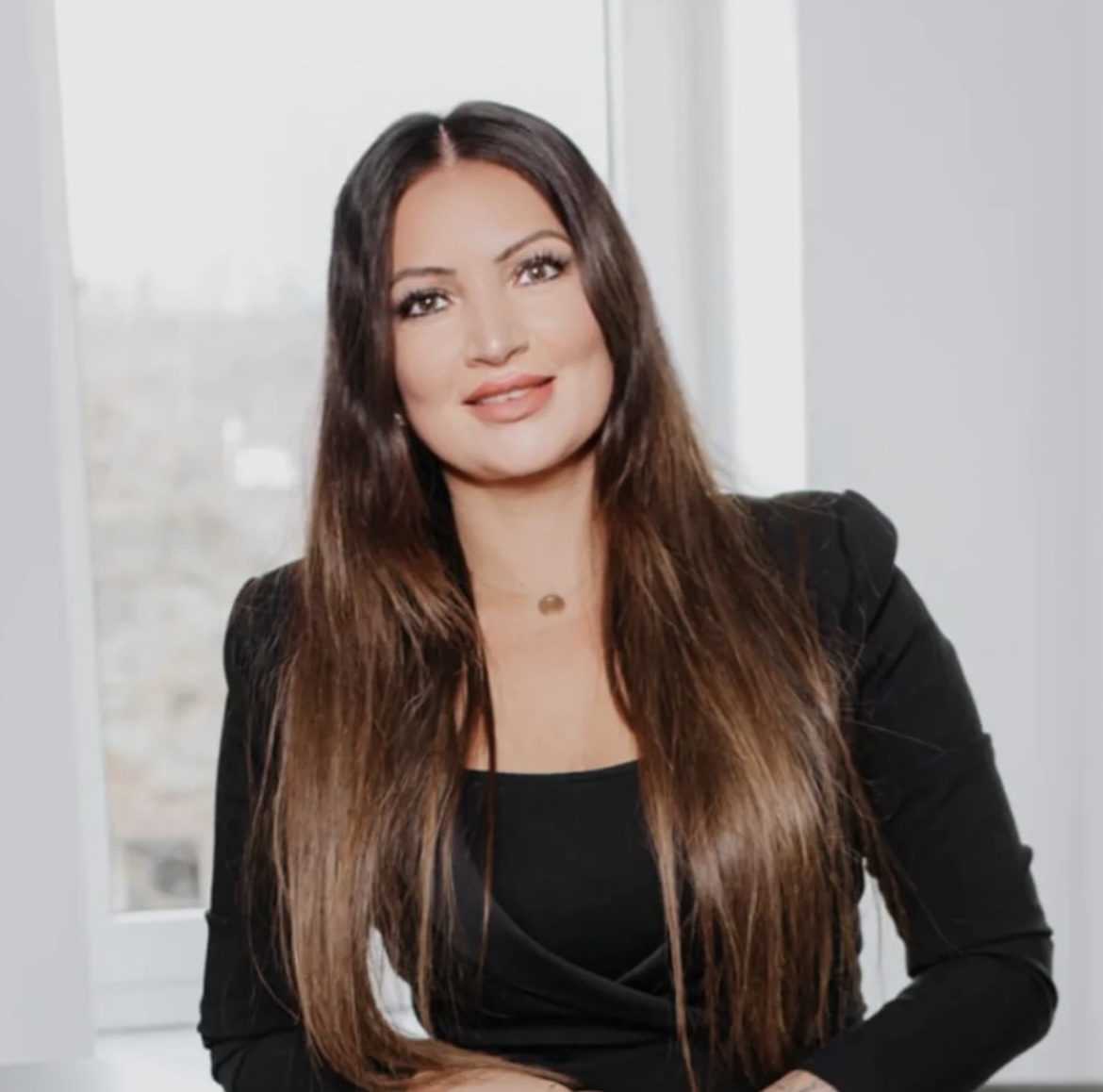 emine-oezcan-gast-finance